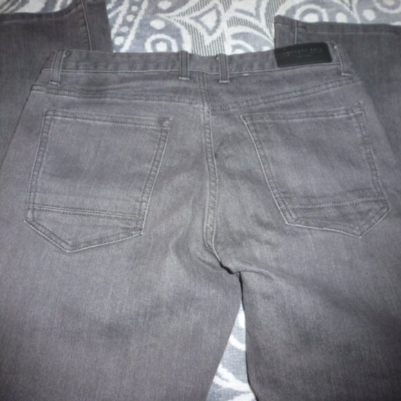 Kenneth Cole Grey Straight Leg Jeans Men’s Size 32x29 - Picture 3 of 8